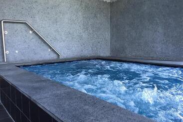 تختخواب و صبحانه Dunez Men Only Resort