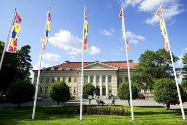 ホテル Li Ravintola Mäntän Klubi