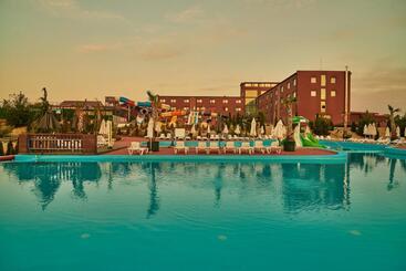 ホテル Miraj Resort