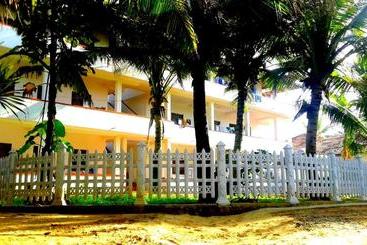 호텔 Ram S Surfing Beach,midigama