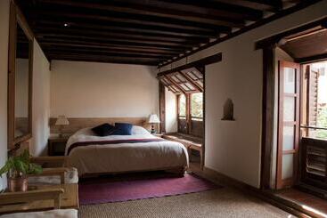 هتل The Inn Patan