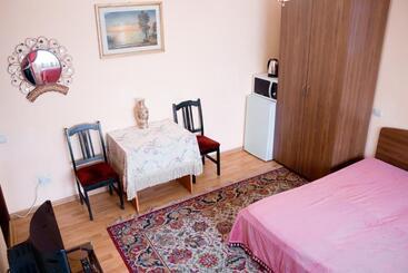 בית מלון כפרי Uyut