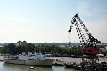 Laivahostel S/s Bore