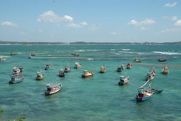 אתר נופש Plantation Surf Inn & Restaurant