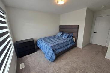 تختخواب و صبحانه Creekstone Oasis