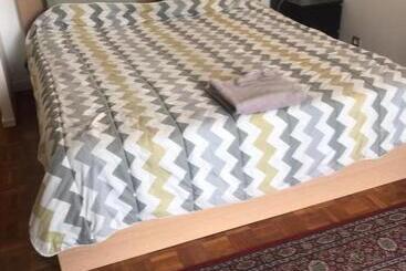 تختخواب و صبحانه Near Stade De France