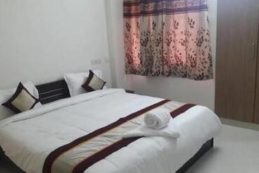 호텔 7 Hills Service Apartments