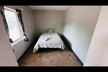 בית מלון כפרי Hallmark Inn By Oyo Fort Wayne