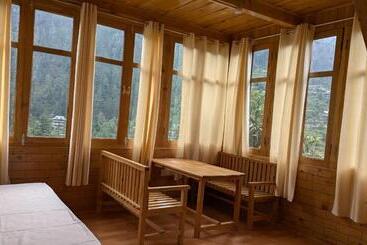 בית מלון כפרי Jibhi View Tree House Jibhi