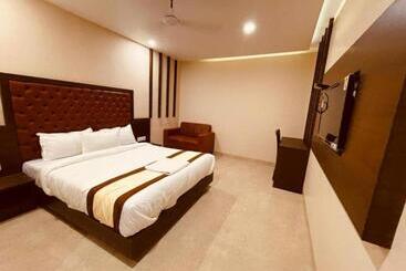 هتل Vertigo Suite Kurla West
