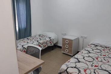 ユースホステル Hostal Ideal Gavà