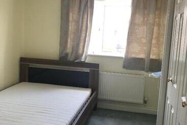 ベッドアンドブレックファースト Leighton Easy Stay