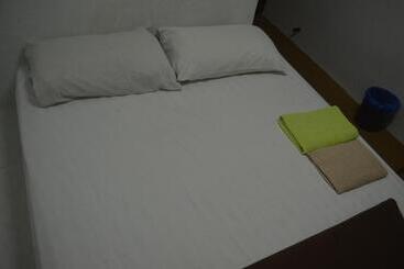 D Bj Motel