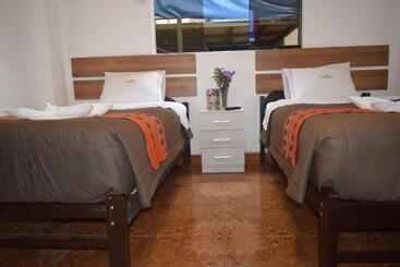 ホテル Hostal Valle Dorado 103