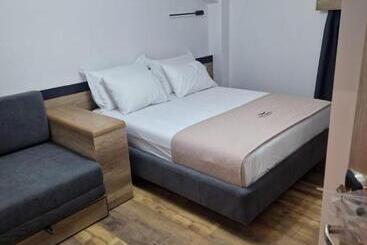 Lumi I Bardhe Hotel & Restaurant