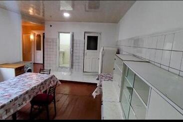 پانسیون Green House Near The Centre