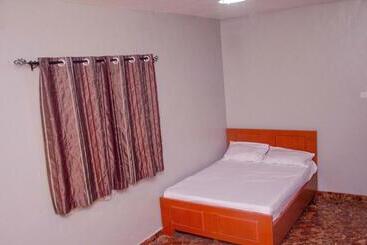 Пансион Cosy Two Bed Room Apartment In Ikorodu