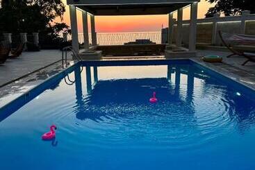 هتل آپارتمان Villa Sunlight