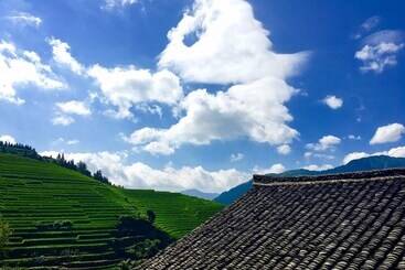 Albergue Travelling With Hotel Long Ji Ping An