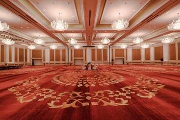 בית מלון כפרי Crowne Plaza Ocean Spring Resort, An Ihg