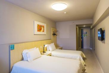 ホテル Jinjiang Inn Zhuzhou Railway Station Central Plaza
