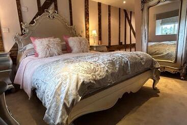 호스텔 The Stagg Inn & Classic Car Experience