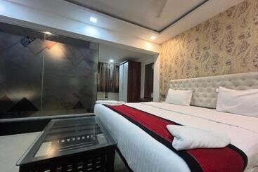 ホテル Arsh Executive Inn