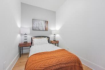 בית מלון כפרי Burnhamthorpe Residence