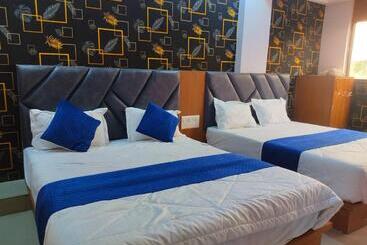 בית מלון כפרי Neelkanth Palace