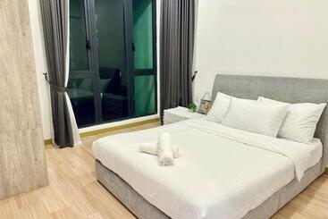 מלון דירות Jazz Suites Pool View With Bathtub   1001