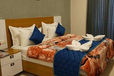 מלון דירות Jj Pearl Residency