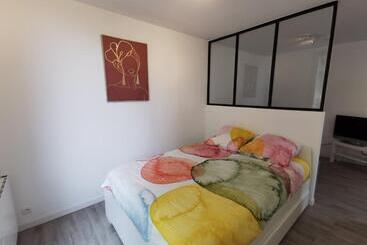 펜션 Le Chalet Des Roses   Auvers Sur Oise