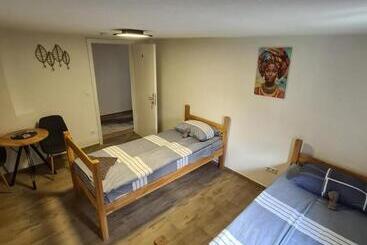 پانسیون No Name