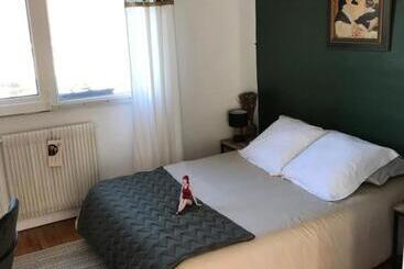 پانسیون Sangatte Guest House   Studio Terrace   Seafront