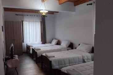 Пансион Vellezrit Shkambi