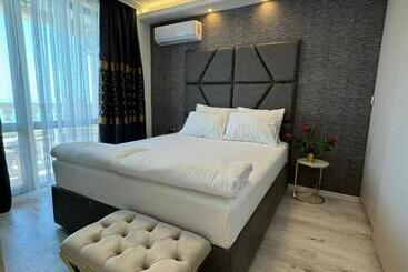 هتل آپارتمان Santa Maria Luxury Suits