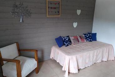 ベッドアンドブレックファースト Au Nid De Mes Anges