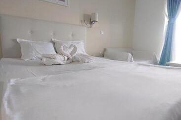 公寓式酒店 Blooming By The Sea Camere Cu Vedere Frontală Spre Mare