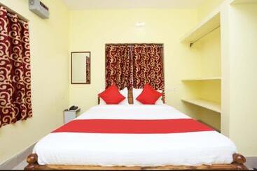 בית מלון כפרי Goroomgo Nandan Residency Bhubaneswar