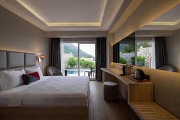 בית מלון כפרי Ramada by Wyndham Fethiye Oludeniz