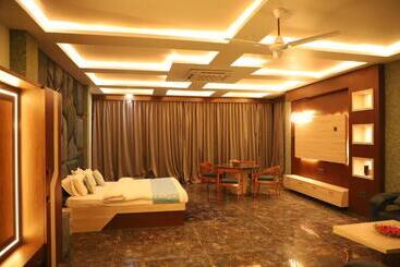 בית מלון כפרי Vrinda Klyde Heritage