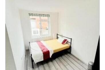 פנסיון Double Ensuite Room Free Parking