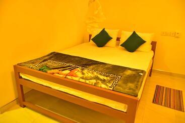 بنسيون Lake Forest Lodge