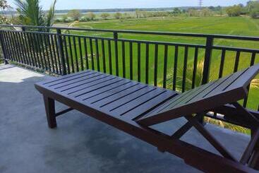 ペンション Why Not Guesthouse