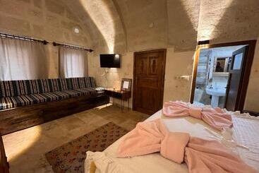 هتل آپارتمان Uluyol Stone House