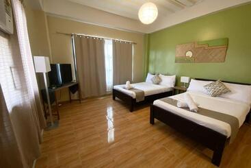 هاستل La Patria Baybay Tourist Inn Powered By Cocotel
