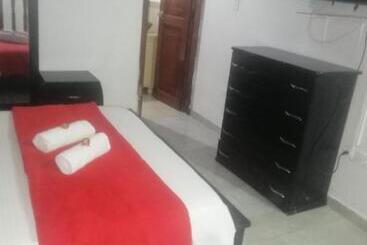 تختخواب و صبحانه Hostal Donde Alejo