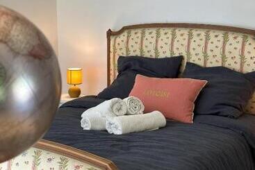 ベッドアンドブレックファースト Sous La Glycine