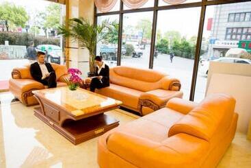 Отель Greentree Inn Nantong Huida Square Yuejiang Road Express