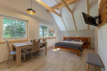 پانسیون Resort Pri Hrastu